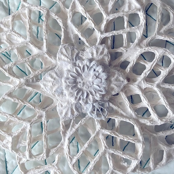 NEW Hobby Lobby Metal White Flower Textured Paper Mache Hanging Wall Decor - Picture 4 of 10